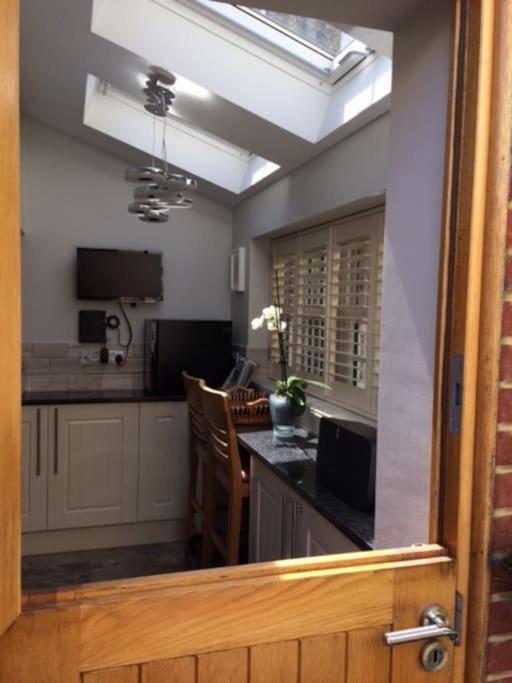 River Road, Littlehampton, Executive Apartment Exterior foto